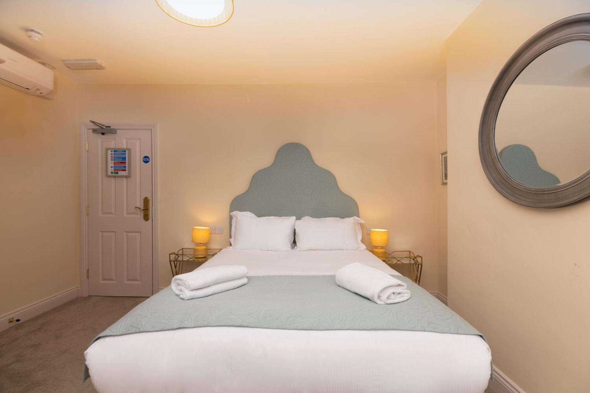 Caboose Bed & Breakfast ซอลส์บรี ภายนอก รูปภาพ