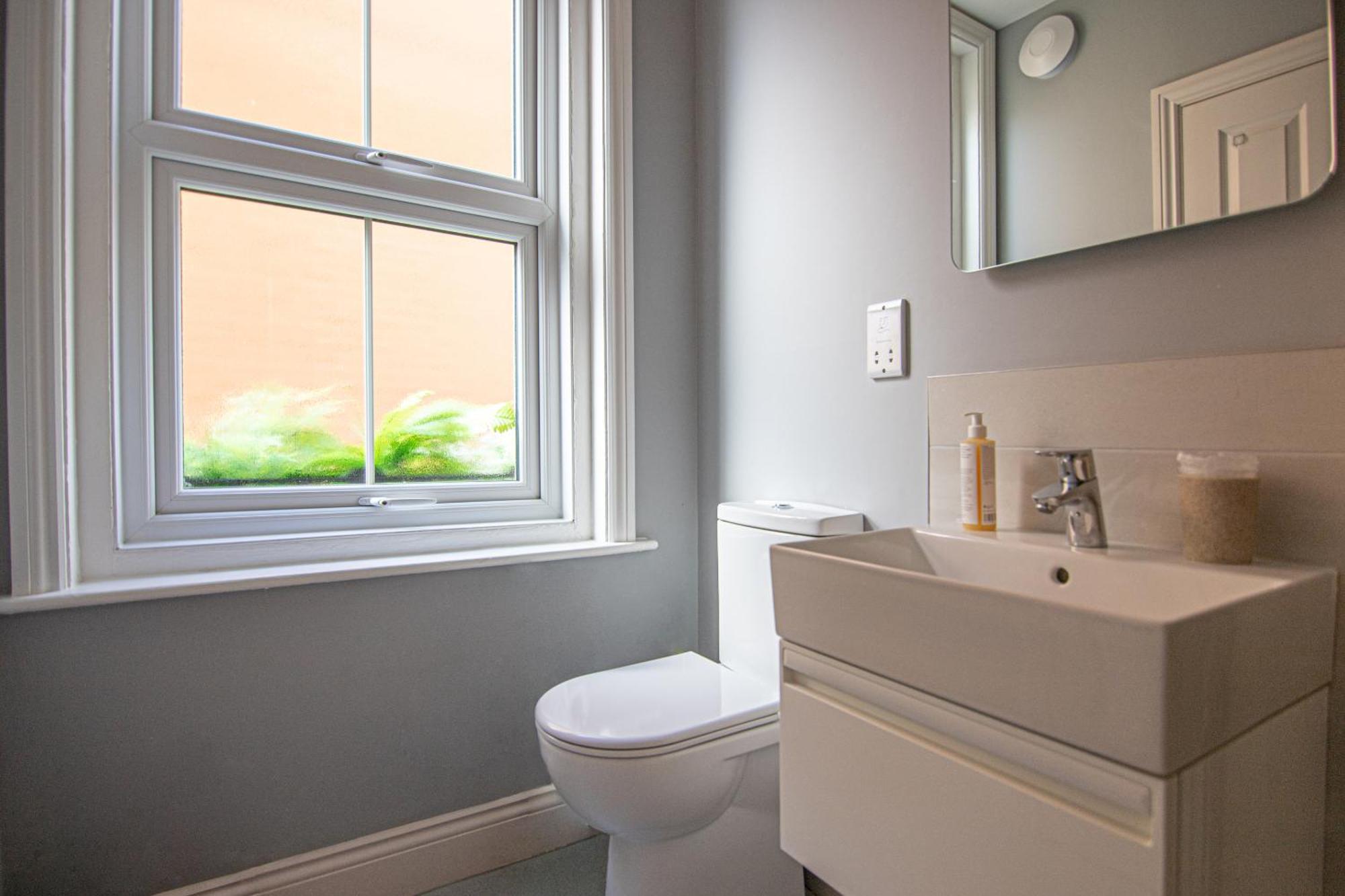 Caboose Bed & Breakfast ซอลส์บรี ภายนอก รูปภาพ