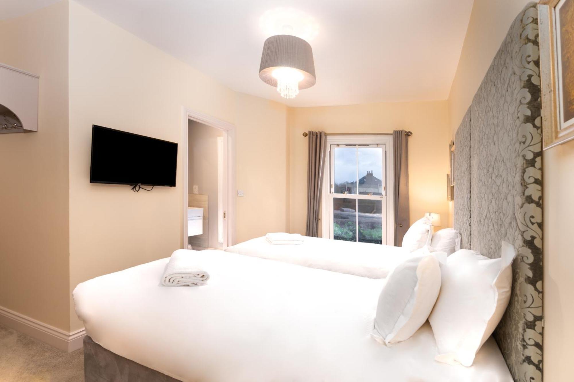 Caboose Bed & Breakfast ซอลส์บรี ภายนอก รูปภาพ