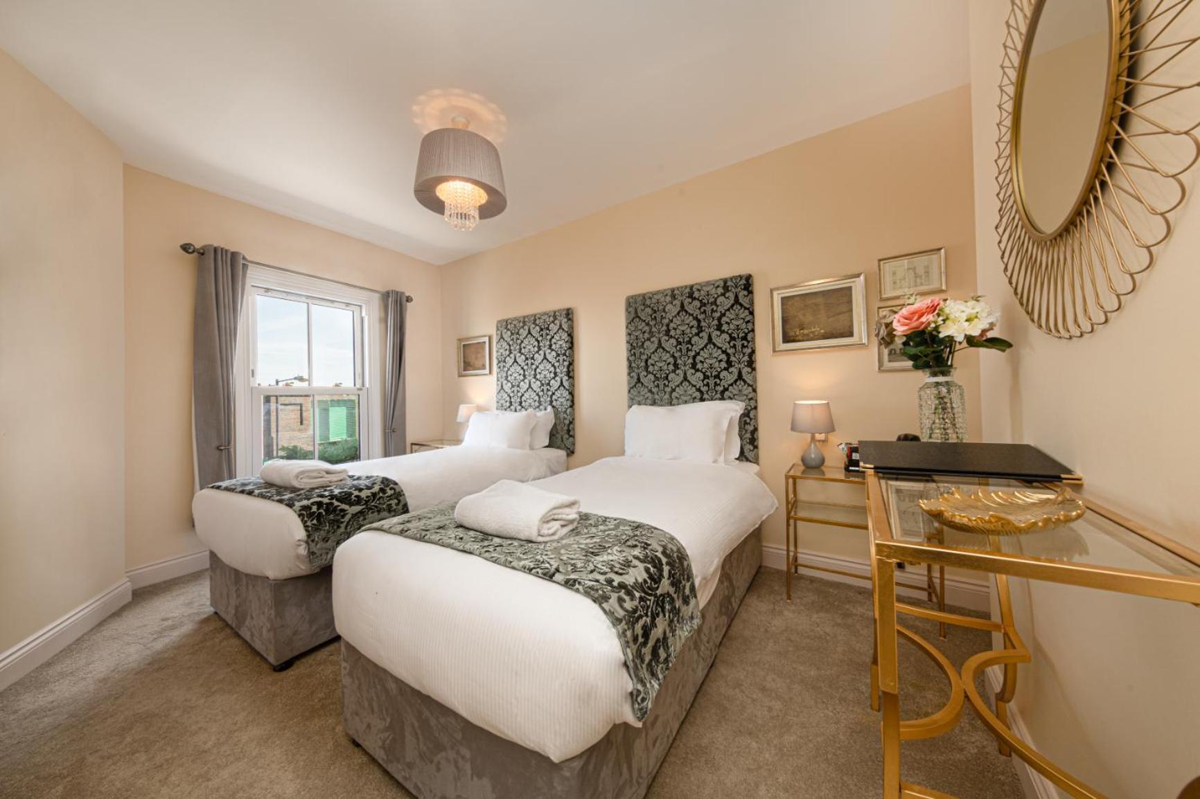 Caboose Bed & Breakfast ซอลส์บรี ภายนอก รูปภาพ